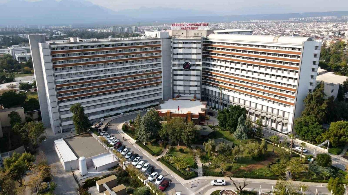 Akdeniz Üniversitesi'nde rahim nakli yapılan hastada organ reddi gelişti