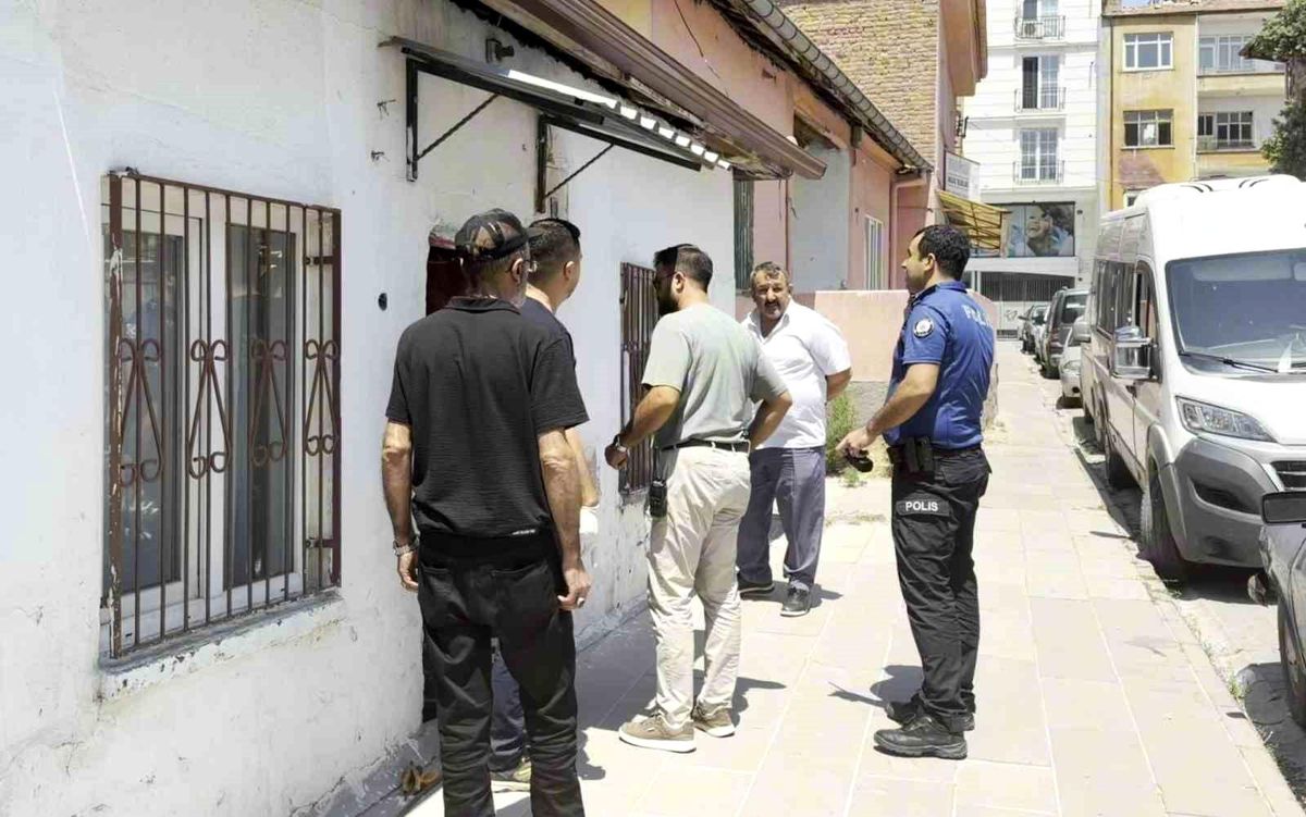 Aksaray'da evinde ölü bulunan Ahmet Koçak'ın ölümüyle ilgili inceleme başlatıldı.