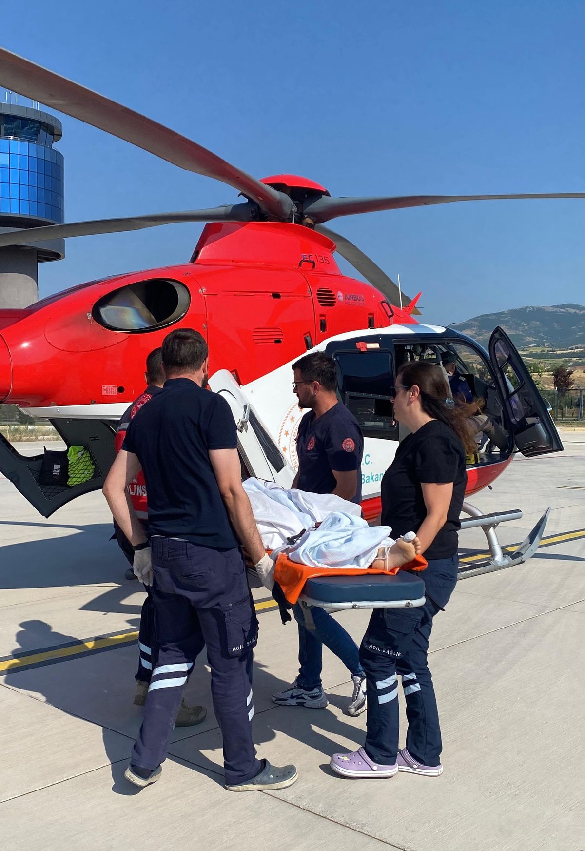 Tokat'tan Ankara'ya hasta nakli gerçekleştiren ambulans helikopter