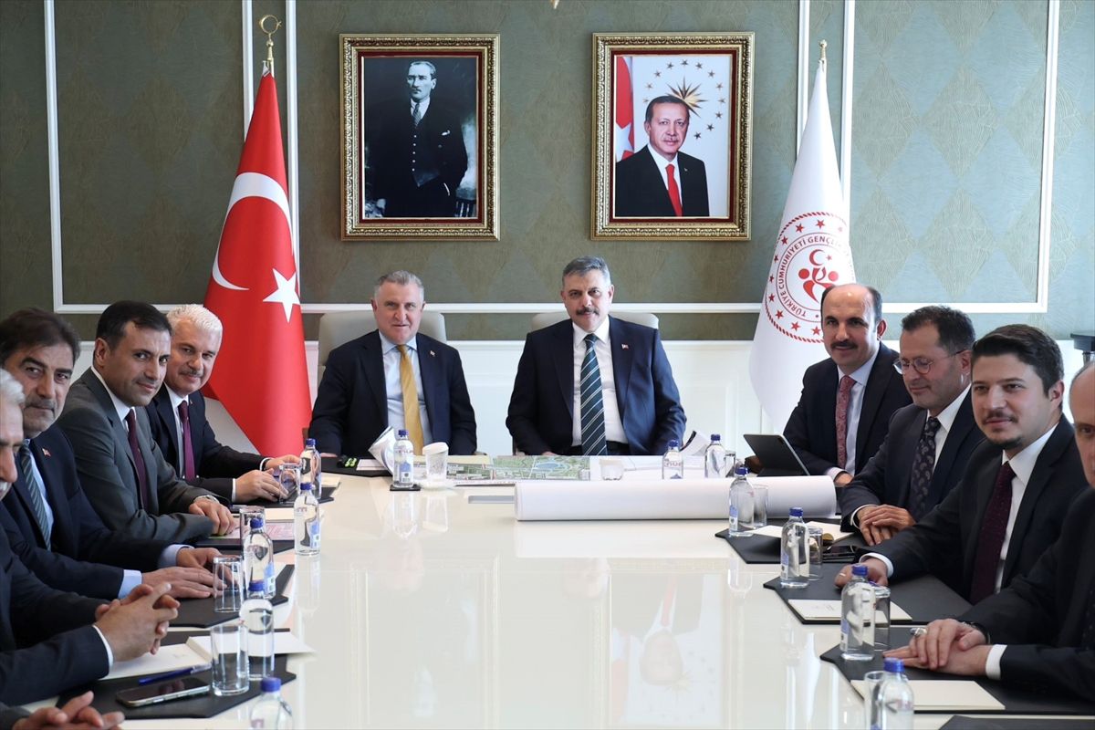 Bakan Bak, İçişleri Bakanı Çiftçi ile bir araya geldi