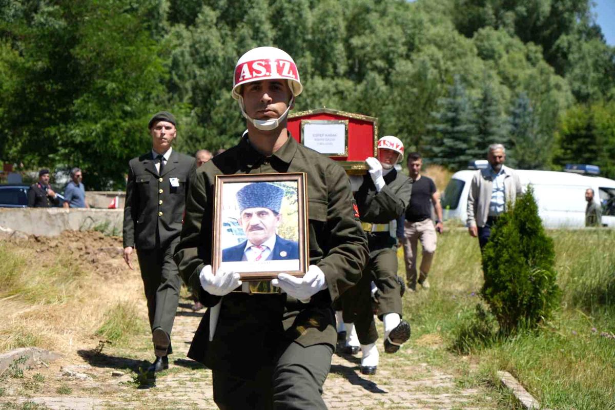 Kıbrıs Gazisi Eşref Kabak, 73 Yaşında Vefat Etti