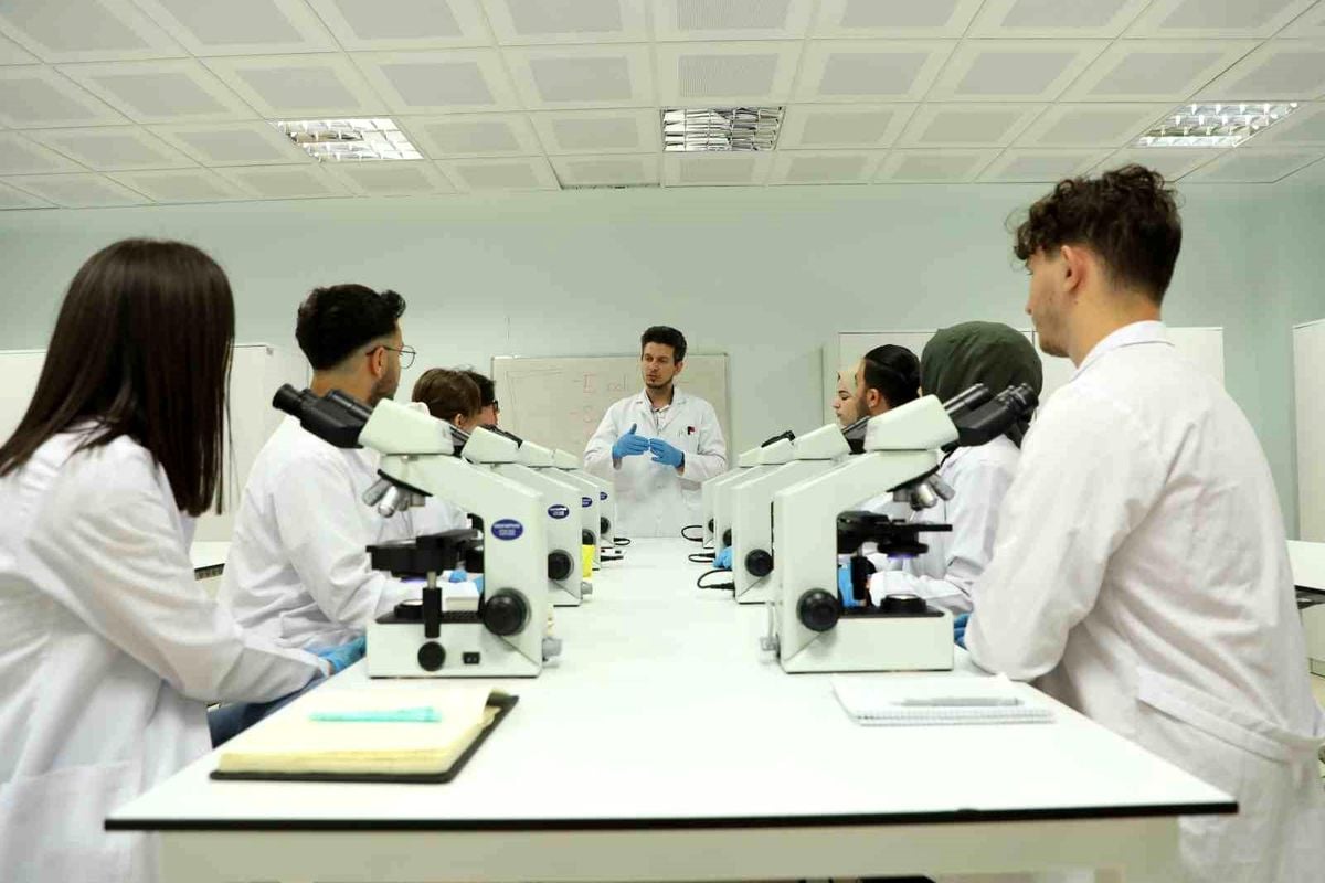 BARÜ'lü öğrencilerin TÜBİTAK 2209 başarısı devam ediyor
