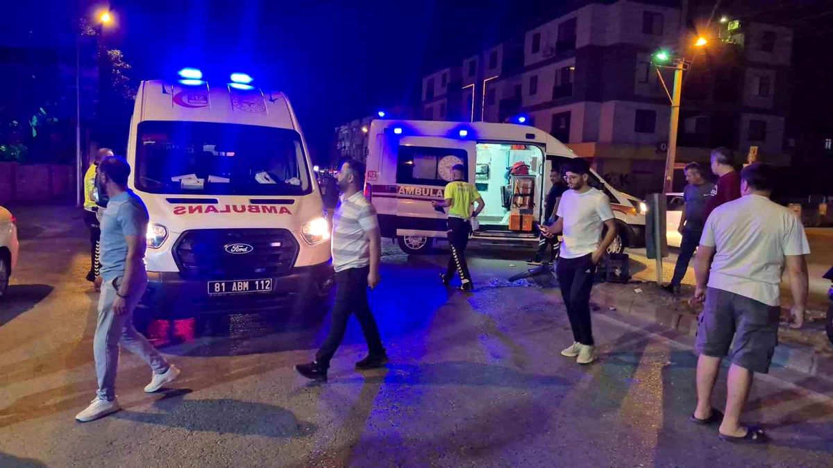 Bisiklet ile motosiklet çarpıştı: 2 kişi yaralandı