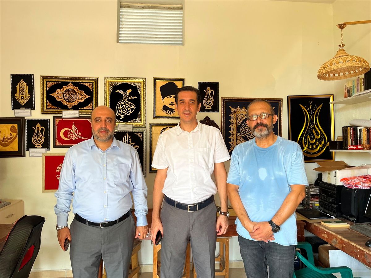 Bozyazı Kaymakamı Topsakaloğlu, naht sanatçısı Mustafa Eysen'i ziyaret etti