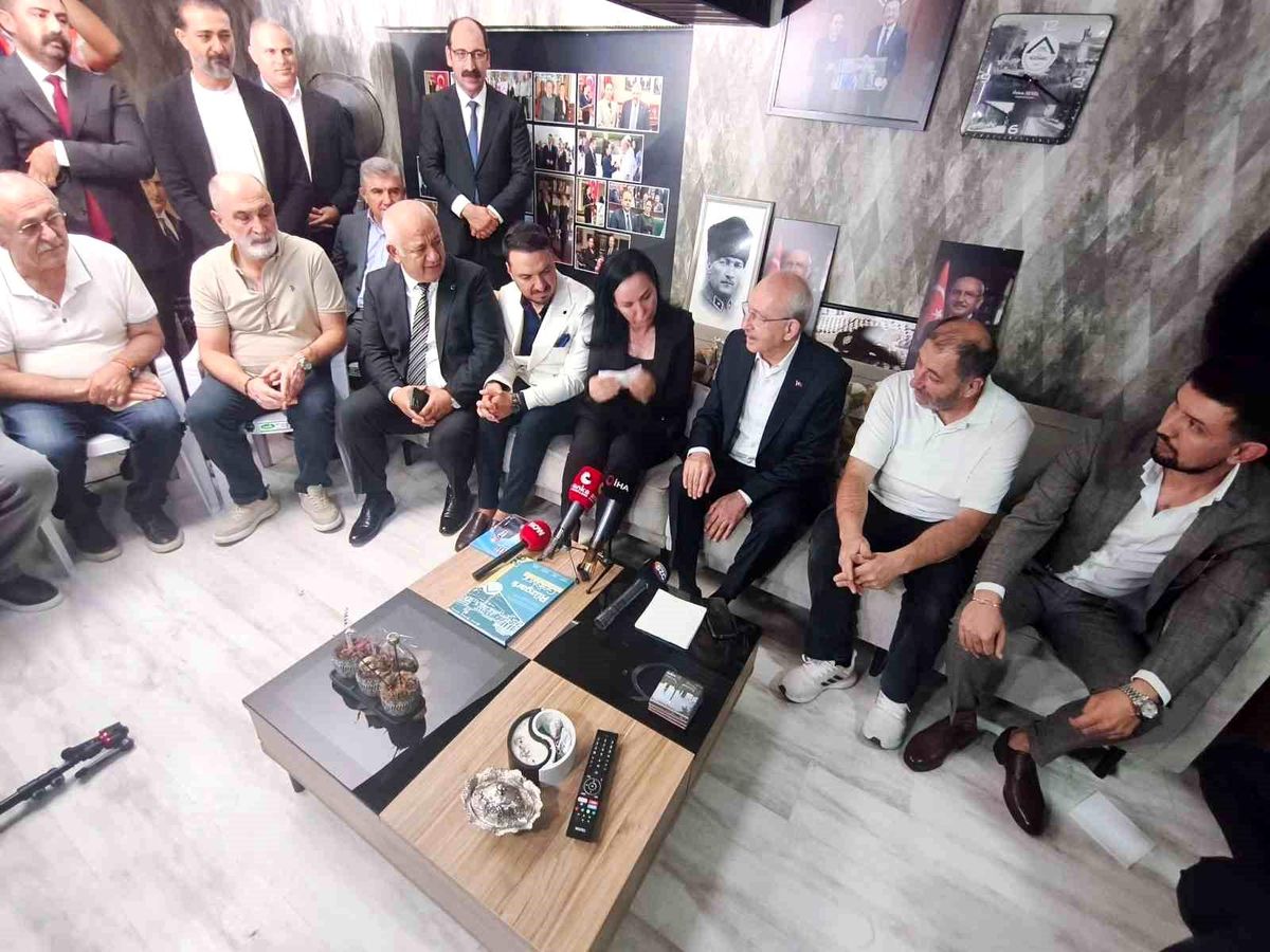 CHP Genel Başkanı Kılıçdaroğlu, Ankara'da esnafı ziyaret etti