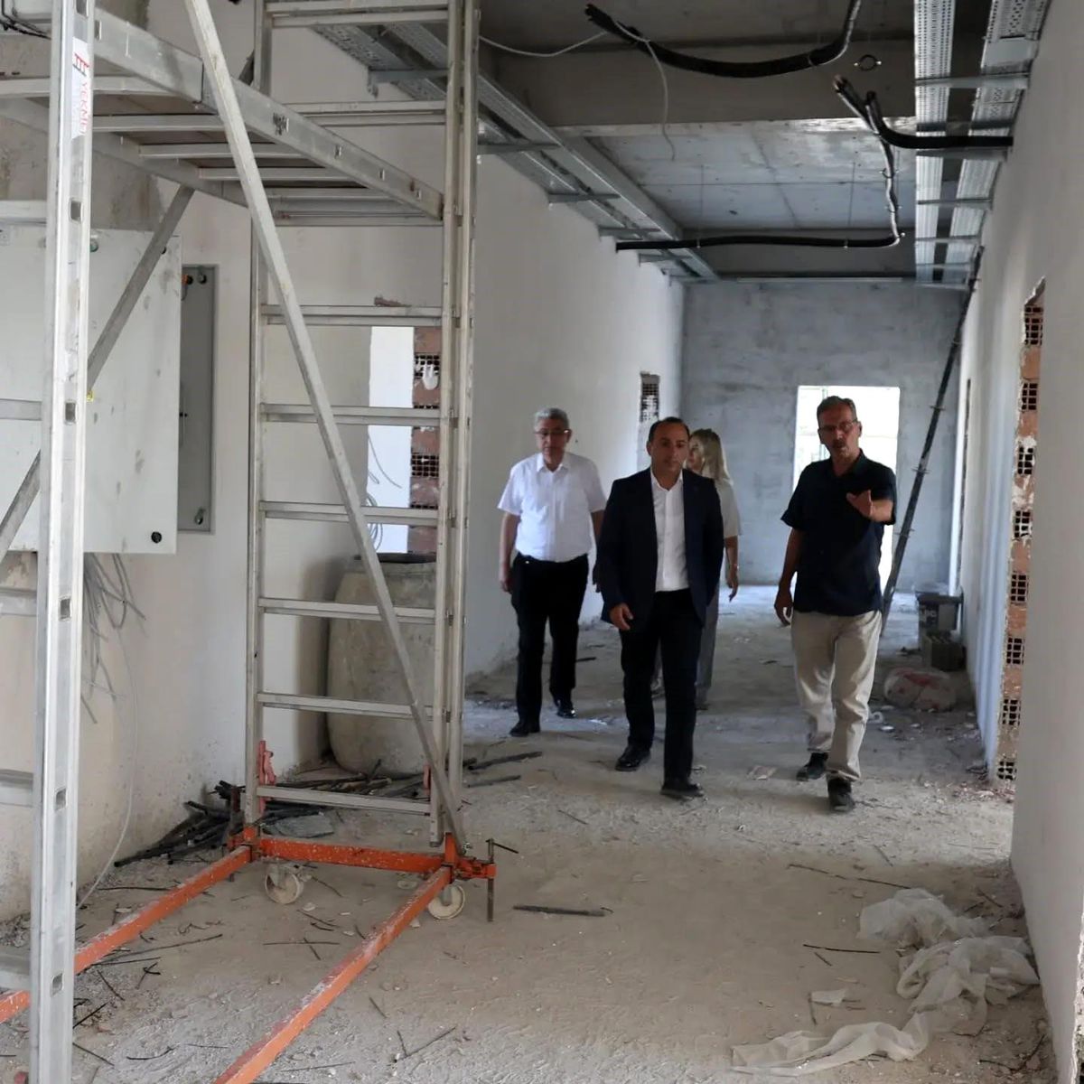 Çine'deki 71 yıllık okulun yerinde yeni eğitim yuvası yükseliyor
