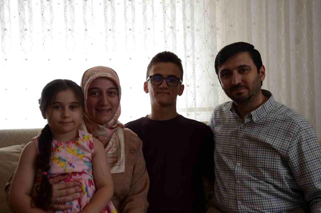 TYT şampiyonu Abdullah hedefini açıkladı: Babasının izinden gidecek 4 destek olmak icin birlikte sinava girdigi tor 3 20073318 o