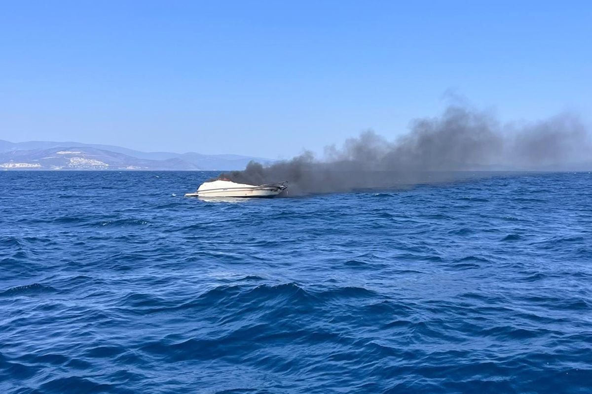 Aydın'da yanan tekneden denize atlayan 2 kişi kurtarıldı