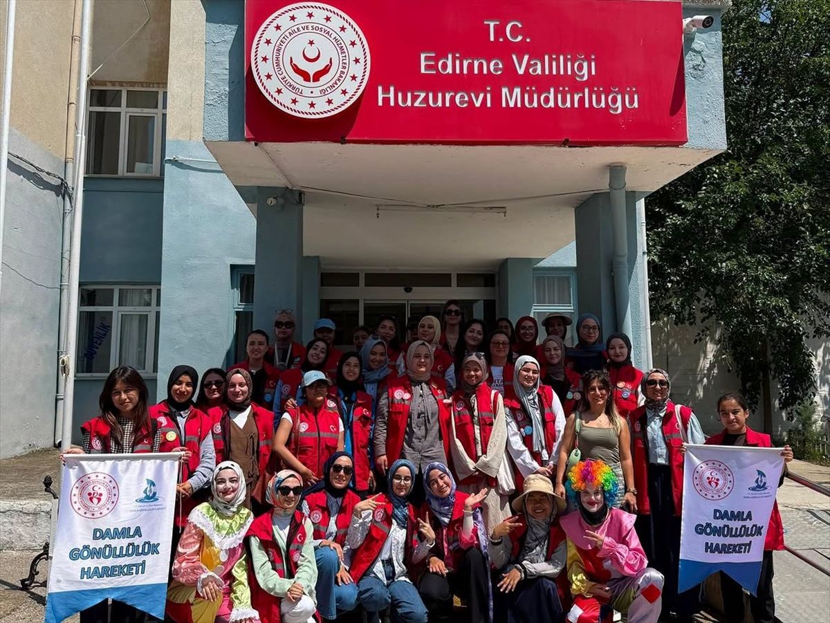 Edirne'de 'Damla Gönüllülük Hareketi' çalışmasına katılan gençler ziyaretler gerçekleştirdi