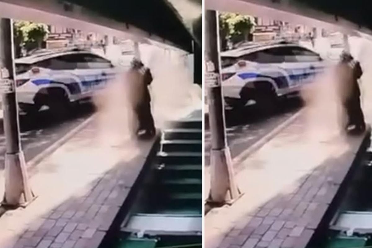 Fatih'te polis aracının motosiklete çarptığı kaza kamerada: 2'si polis 3 yaralı