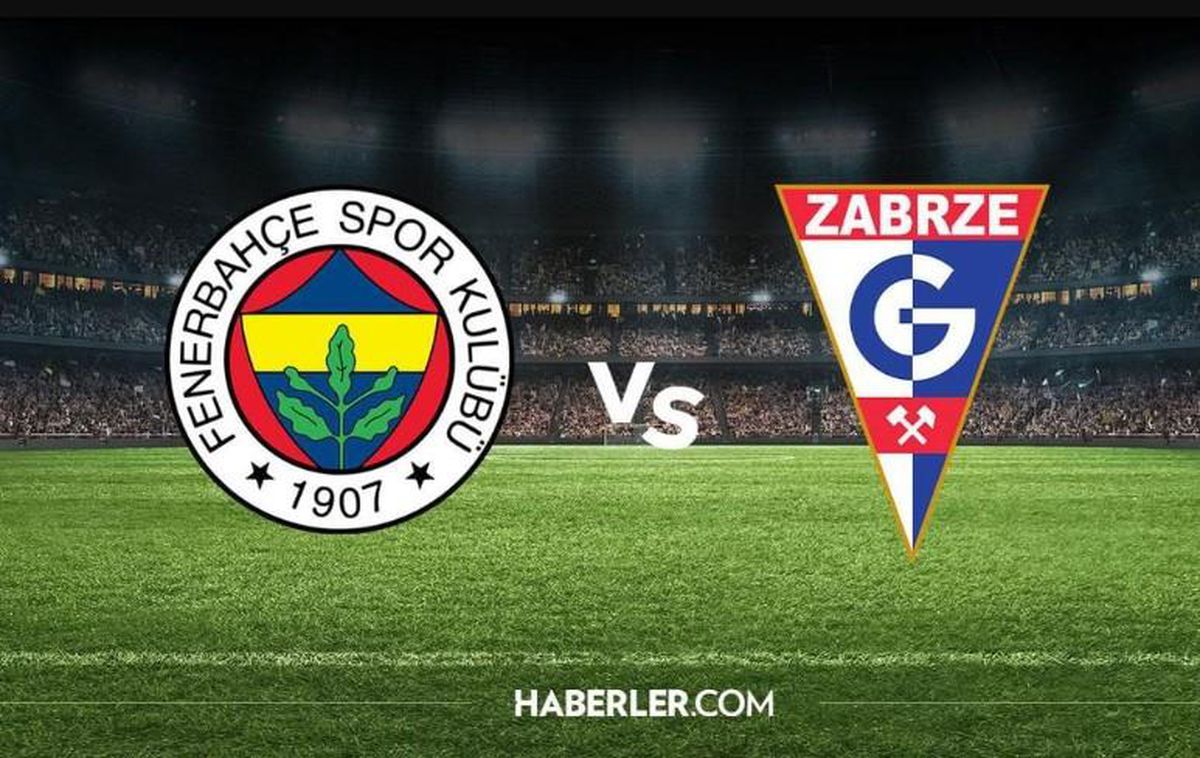 Fenerbahçe futbol takımı oyuncuları sahada mücadele ederken