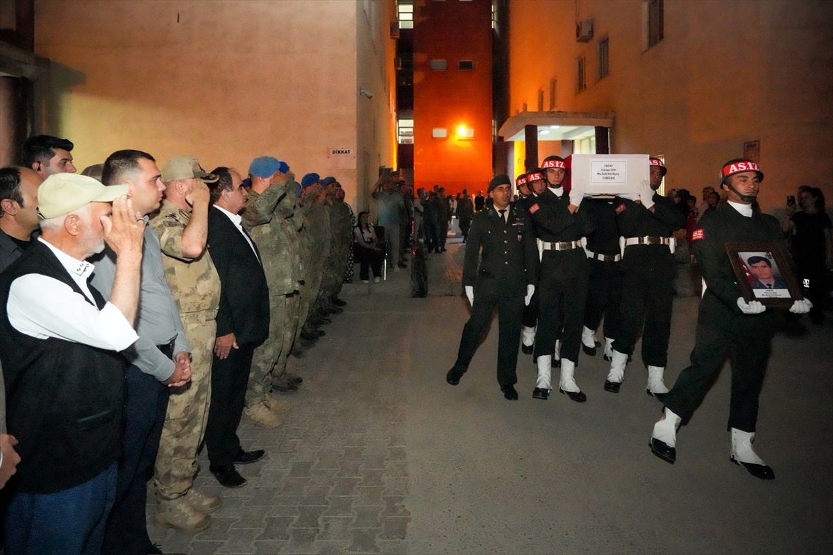 Dağcı Yüksel Işık'ın cenazesinin Bursa'ya uğurlanması.