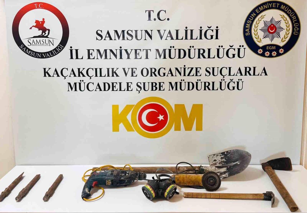 Halı altındaki gizli geçit kaçak kazıyı ortaya çıkardı