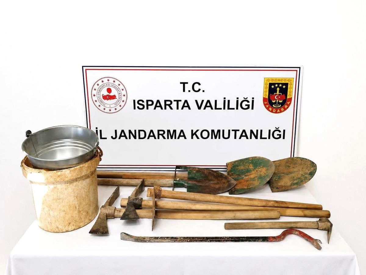 Isparta'da jandarmadan kaçak kazı operasyonu