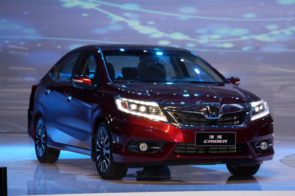 Honda ve GAC logoları ve bir otomobil görüntüsü.