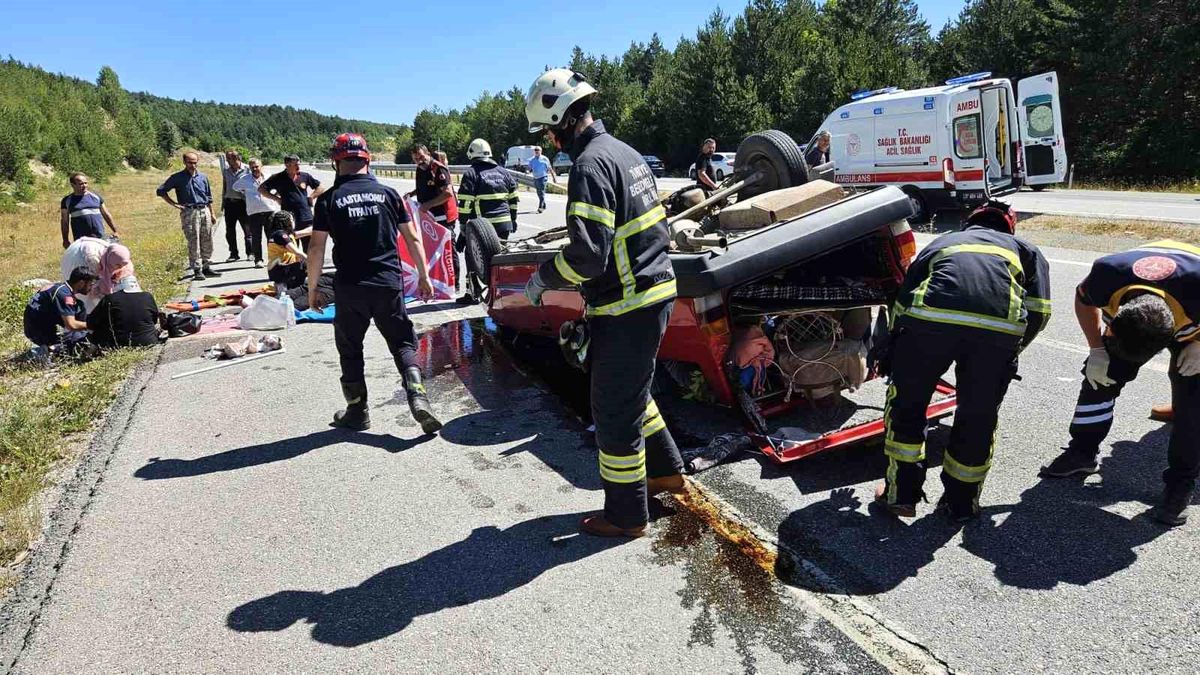 Kastamonu'da Tofaş marka otomobil takla attı: 3 yaralı