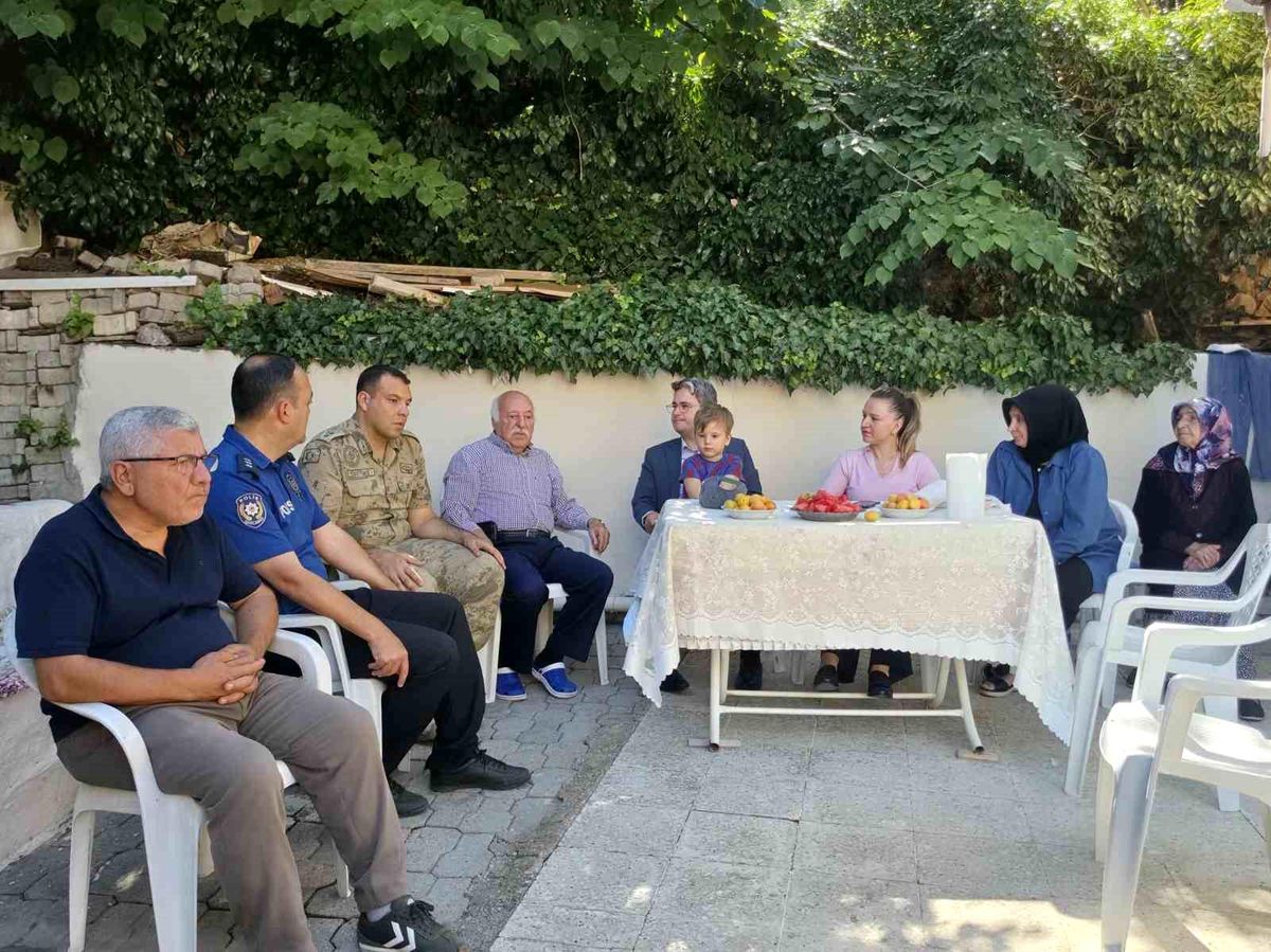Kıbrıs Barış Harekatı'nın 52. Yıl Dönümünde Kıbrıs Gazisi Ziyaret Edildi
