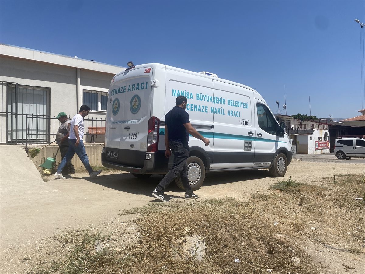 Manisa'da kazada yaralanan genç tedavi gördüğü hastanede öldü