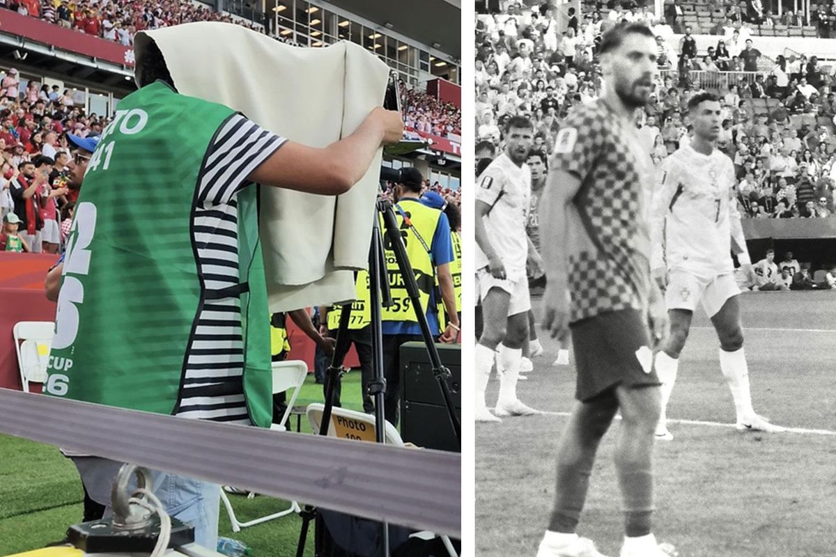 Mısırlı foto muhabiri Ferid Kutub, 2026 FIFA Dünya Kupası maçlarından birini 96 yıllık körüklü kamerasıyla görüntülüyor.