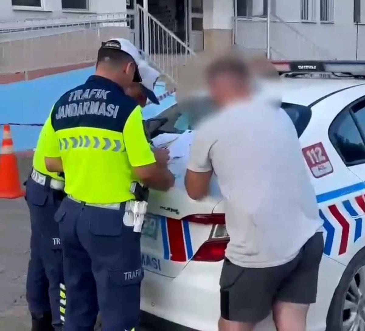 Ordu'da drift atan bir otomobil sürücüsüne uygulanan cezayı gösteren haber görseli.