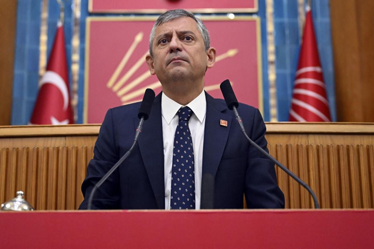 CHP Genel Başkanı Özgür Özel TBMM'de konuşurken