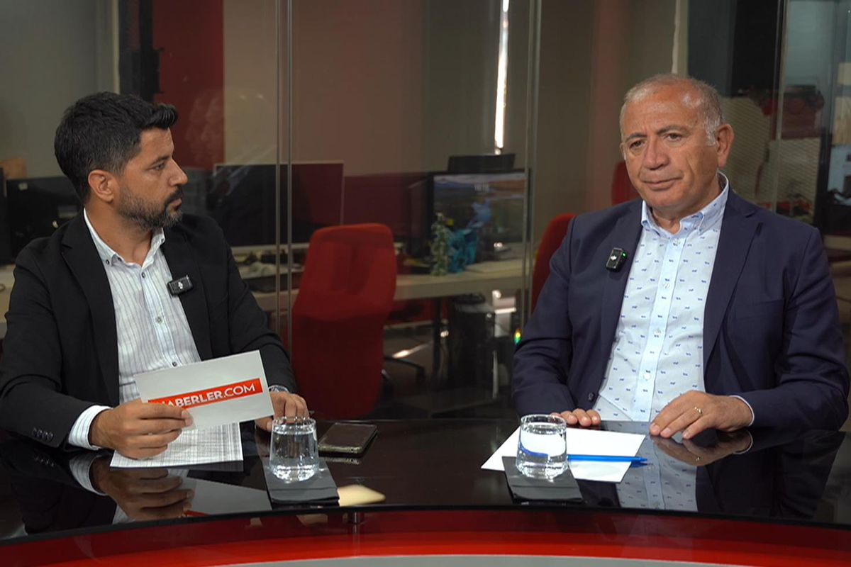 Özgür Özel’in yeni parti ilanına Gürsel Tekin’den ilk yorum