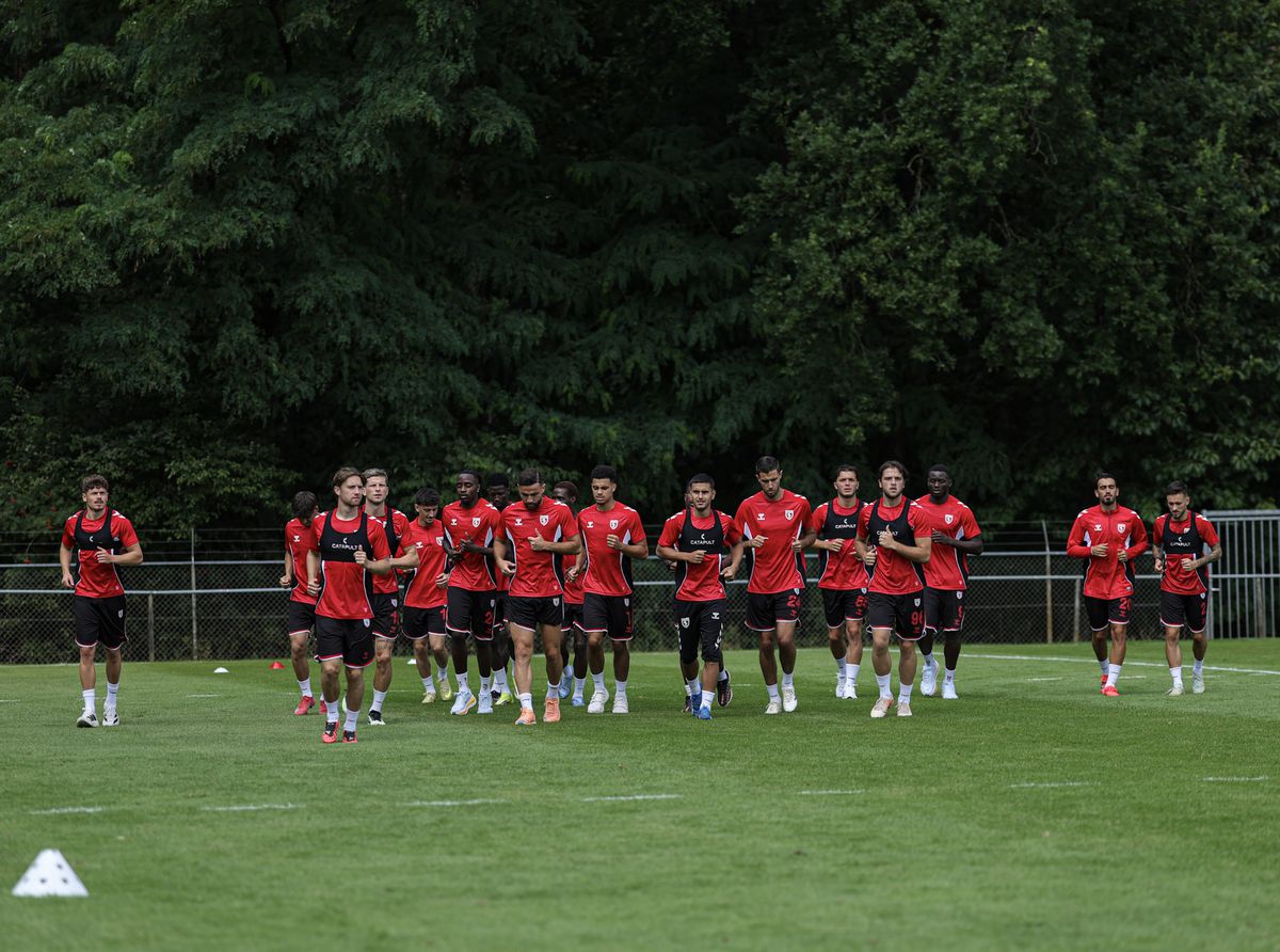 Samsunspor futbol takımı Hollanda'da antrenman yapıyor.