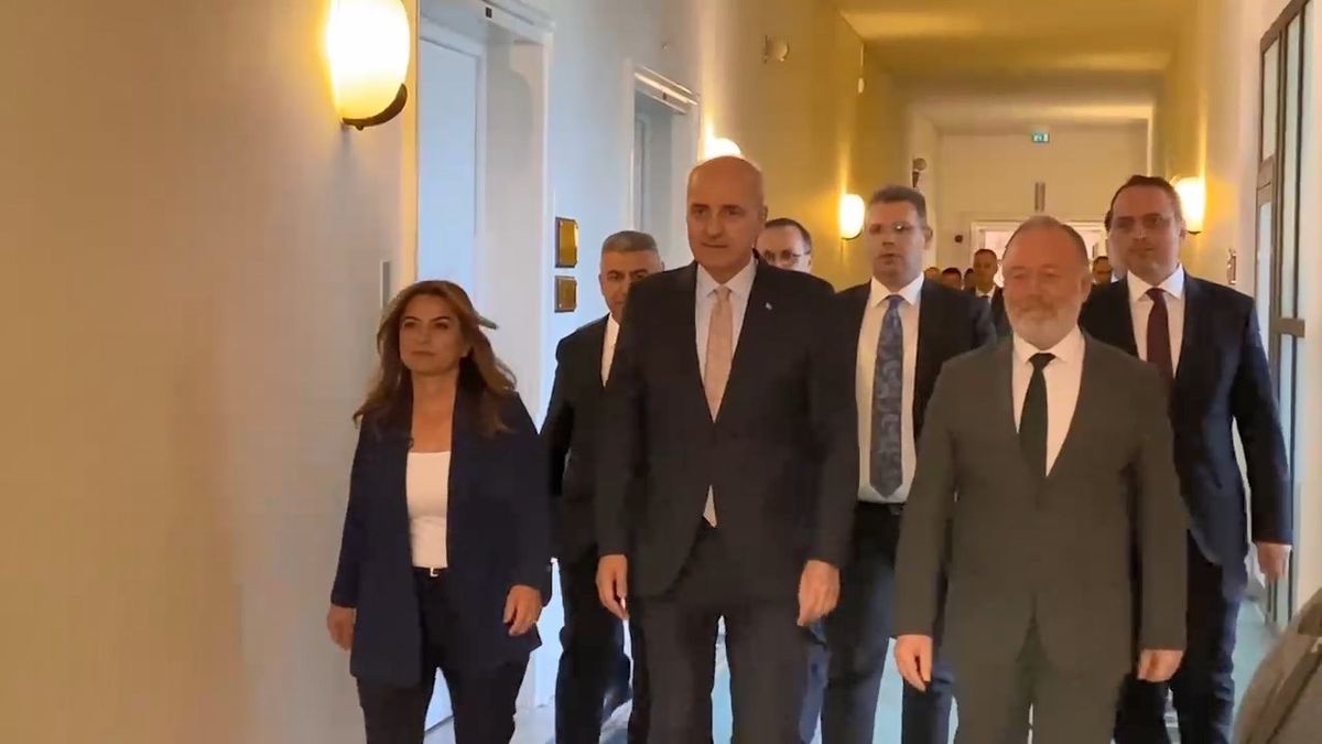 TBMM Başkanı Numan Kurtulmuş, DEM Parti Eş Genel Başkanları Tülay Hatimoğulları ve Tuncer Bakırhan'ı Meclis'teki makamında ziyaret ediyor.
