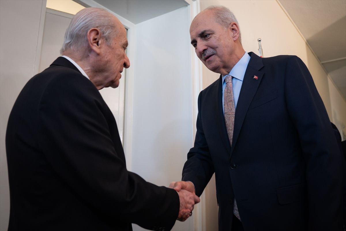 Kurtulmuş ve Bahçeli'den Meclis'te görüşme