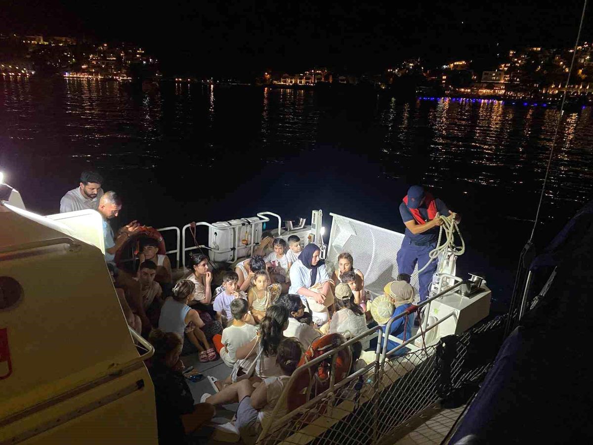 40 göçmen yakalandı; 2 gözaltı