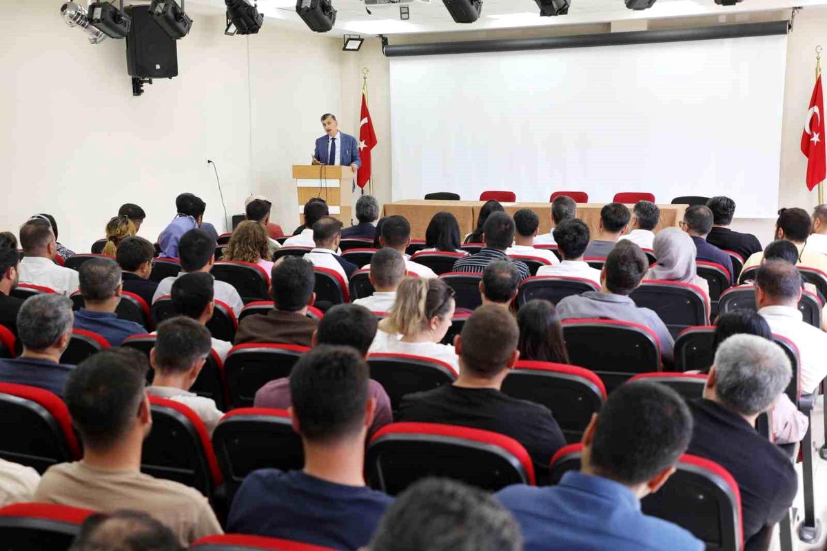 Ağrı'da öğretmenlere yönelik okul yöneticiliği eğitimi