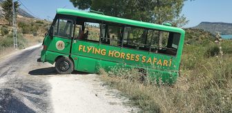 Antalya'da safari aracının yoldan çıkması sonucu 2 kişi yaralandı