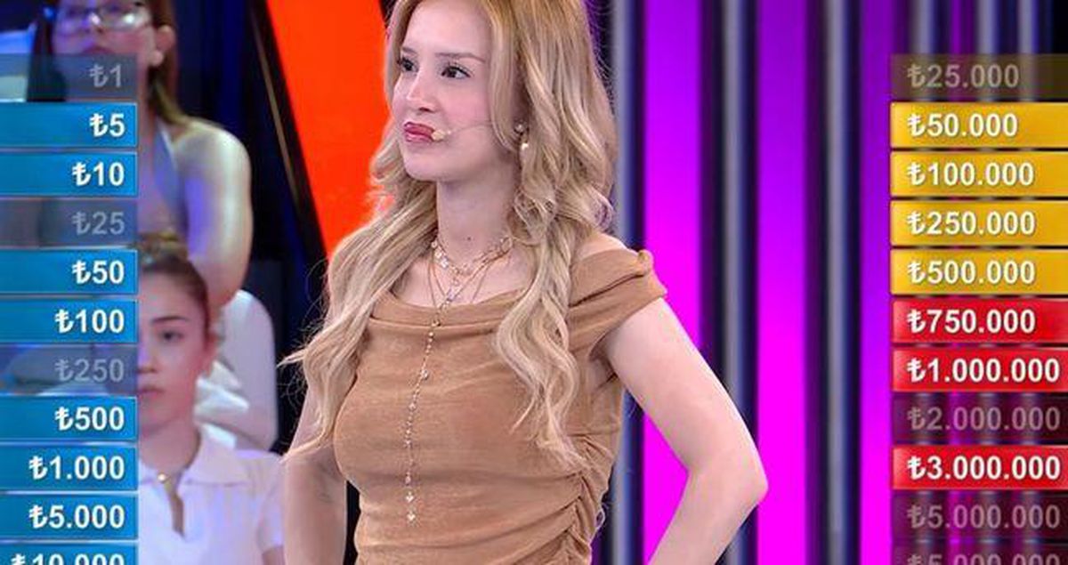 Var Mısın Yok Musun yarışmacısı Dilara'nın elinde banka teklifi belgesi tuttuğu an