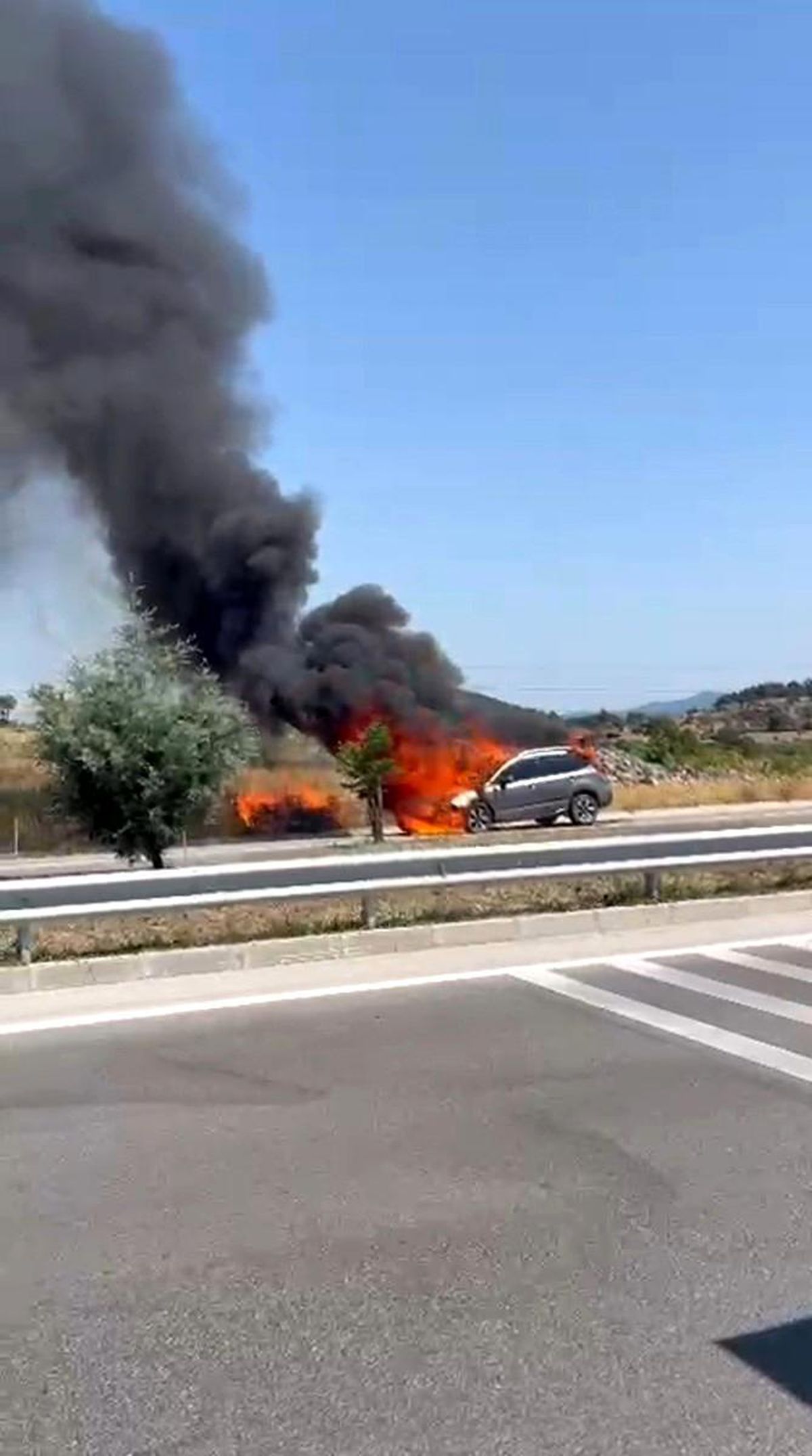 Ayvacık'ta araç yangını