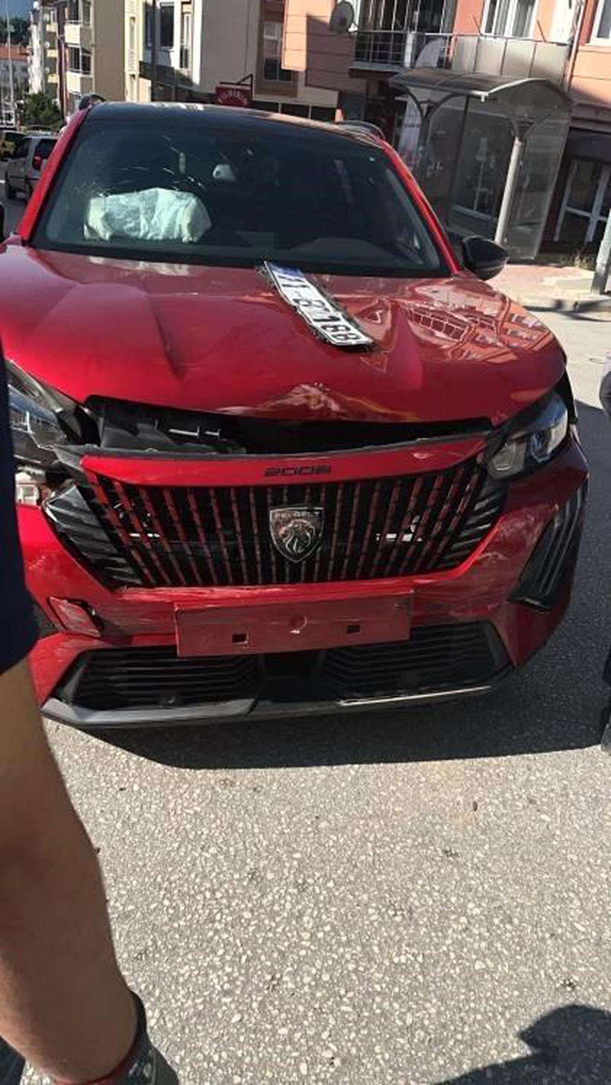 Bilecik'te iki otomobil çarpıştı: 3 yaralı