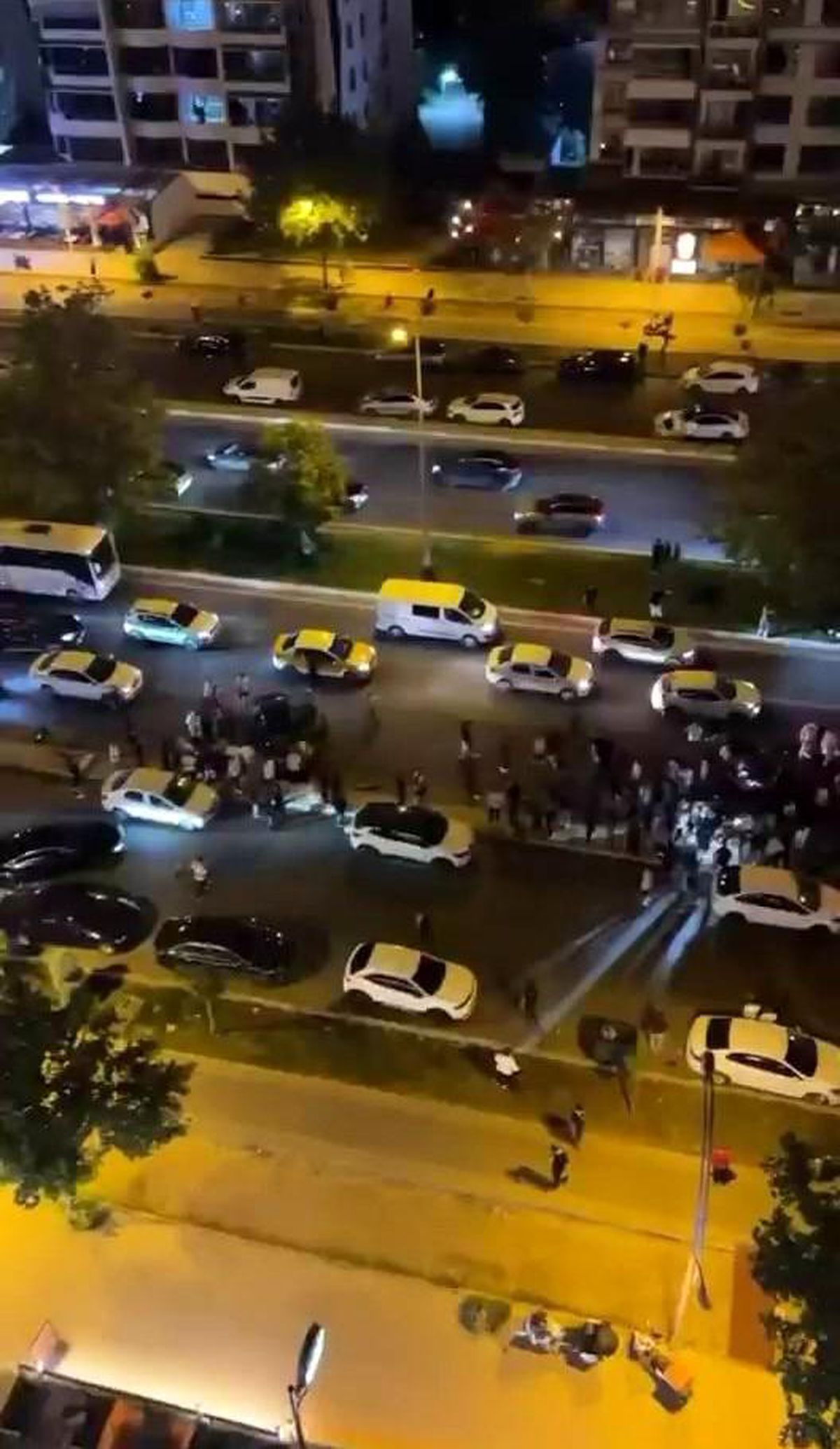 Diyarbakır'da otomobiller çarpıştı: 2 yaralı