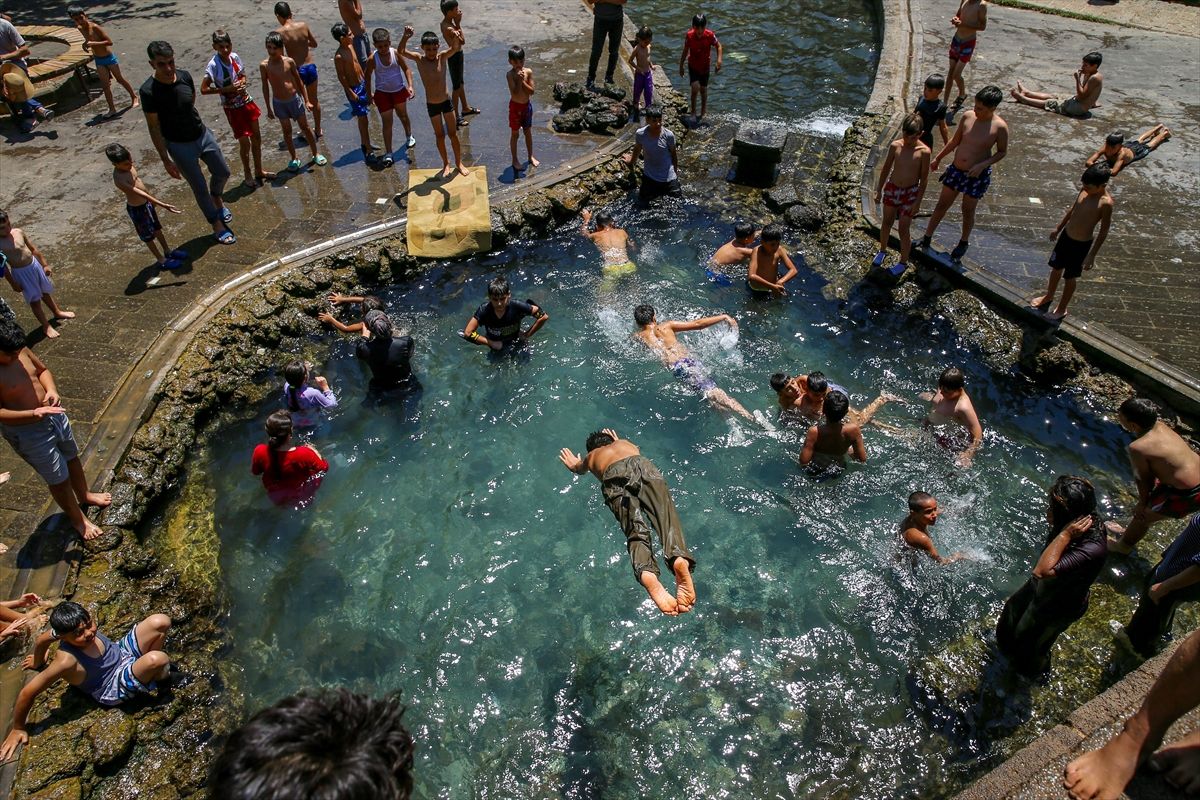 Diyarbakır'da sıcak hava hayatı olumsuz etkiliyor