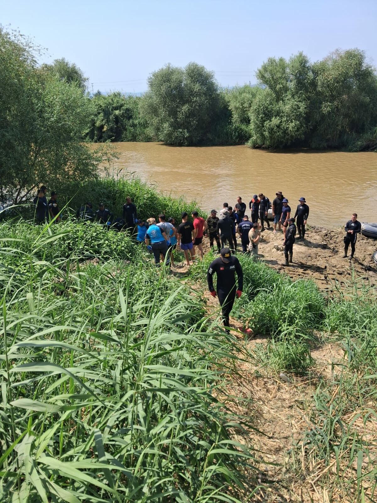 Aydın'da Büyük Menderes Nehri'nde kaybolan Şahin Özdağ'ın cansız bedeninin bulunduğu sazlık alan.