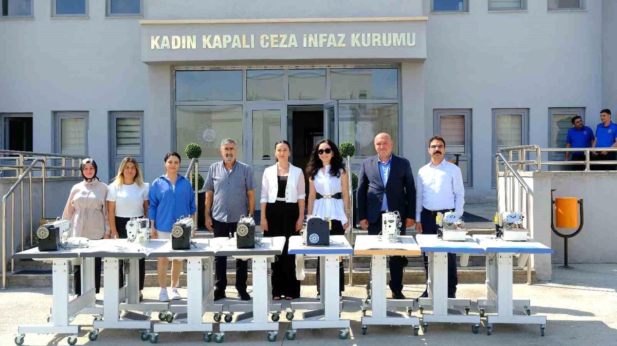 Erzincan cezaevindeki tekstil atölyesinde eğitim gören kadın hükümlüler
