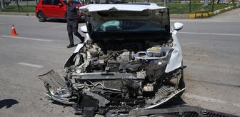 Erzurum'da otomobil ile itfaiye aracının çarpıştığı kazada 7 kişi yaralandı