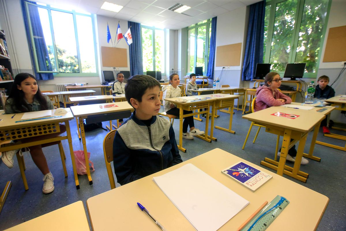 Fransa'dan 15 Yaş Altı Çocukların Sosyal Medya Erişimine Yasak