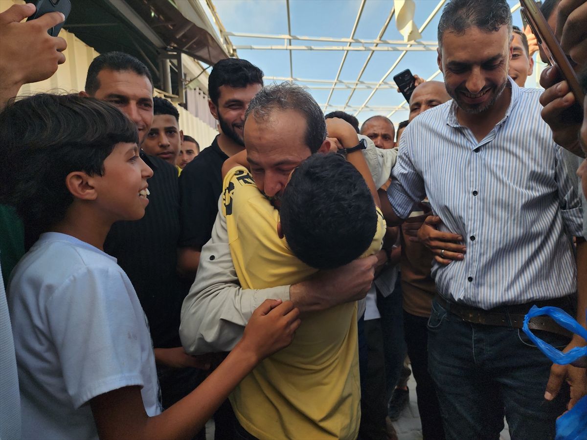 İsrail, Gazze'den alıkoyduğu 35 Filistinliyi serbest bıraktı