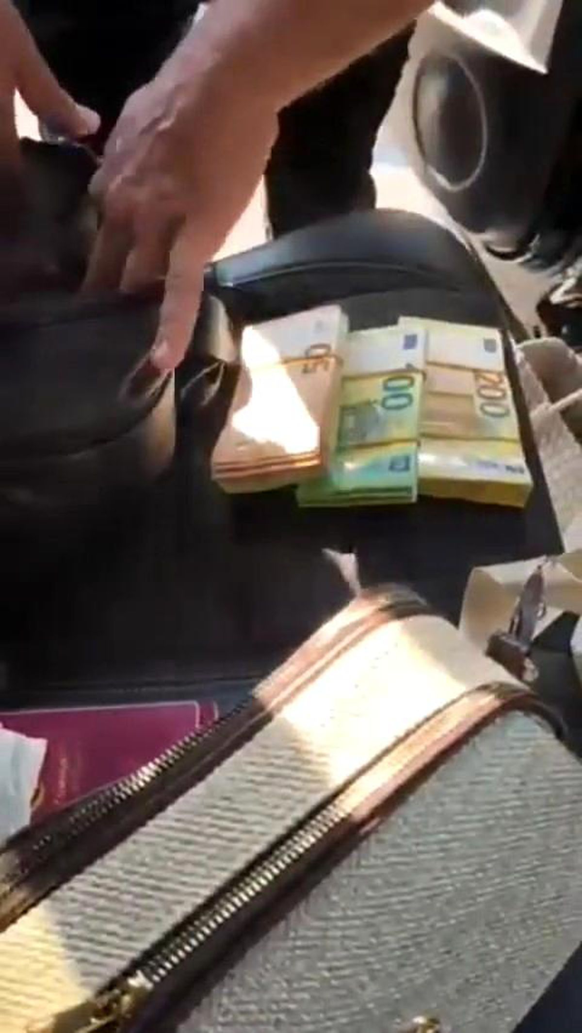 Kapıkule'den çıktı, Bulgaristan'da 40 bin euro ve 100 bin TL ile yakalandı