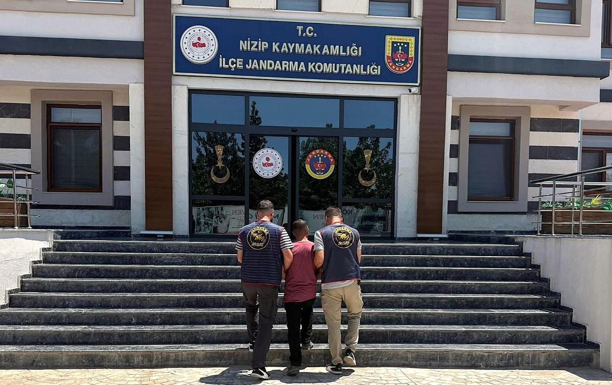 Gaziantep'te uyuşturucu ticareti suçundan aranan şahıs jandarma ekiplerince yakalandı.