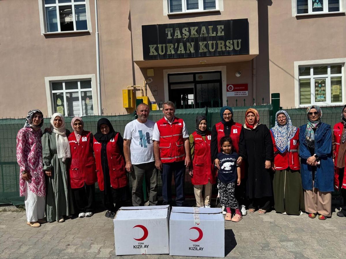 Kızılay Vezirköprü Şubesinden yaz Kur'an kurslarındaki çocuklara ziyaret