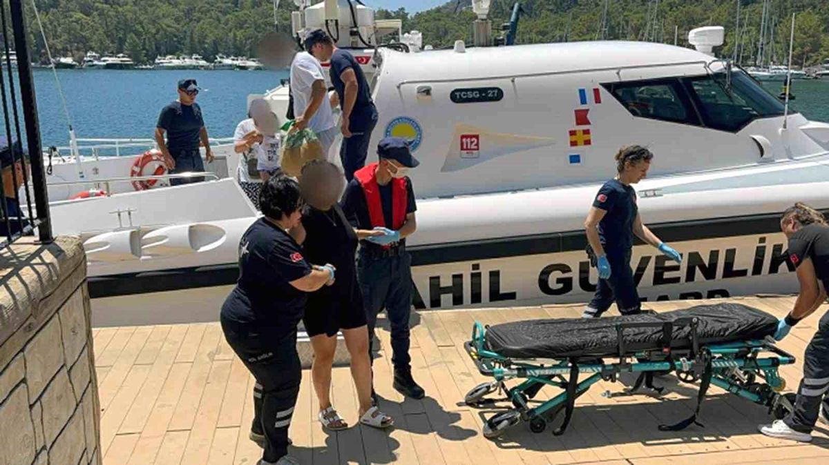 Sahil Güvenlik, gezi teknesi ve ticari yattan iki kişiyi tıbbi tahliye gerçekleştirdi