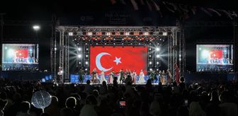 Samsun'da 36. Uluslararası Halk Oyunları Festivali devam ediyor