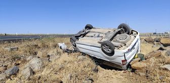 Şanlıurfa'da şarampole devrilen otomobildeki 4 kişi yaralandı