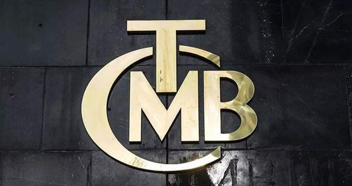 Merkez Bankası binası önünde Türk bayrağı