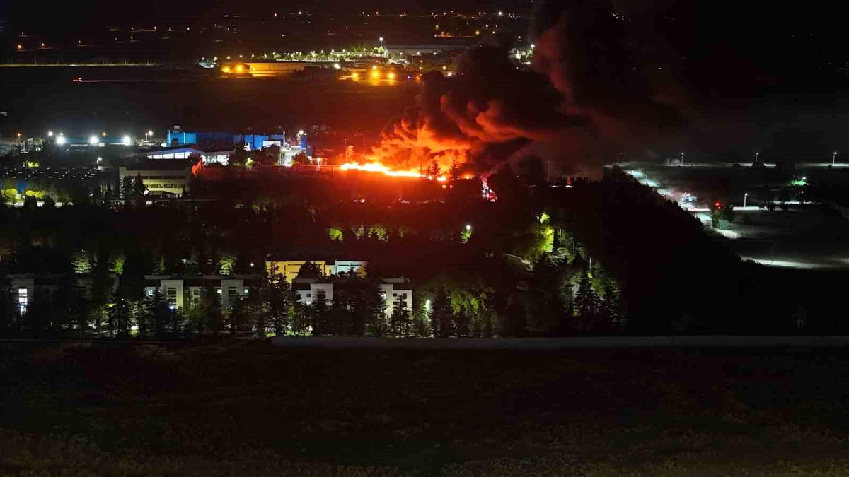Eskişehir TEI Tesislerinde Yangın Söndürme Çalışmaları